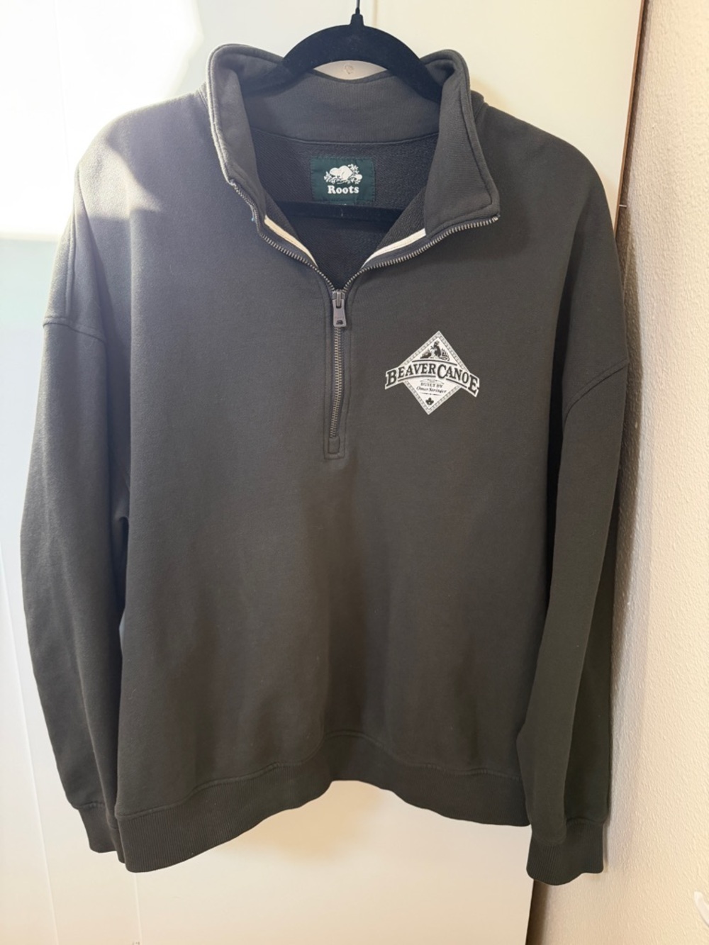 Roots Quarter Zip Sweatshirt Small